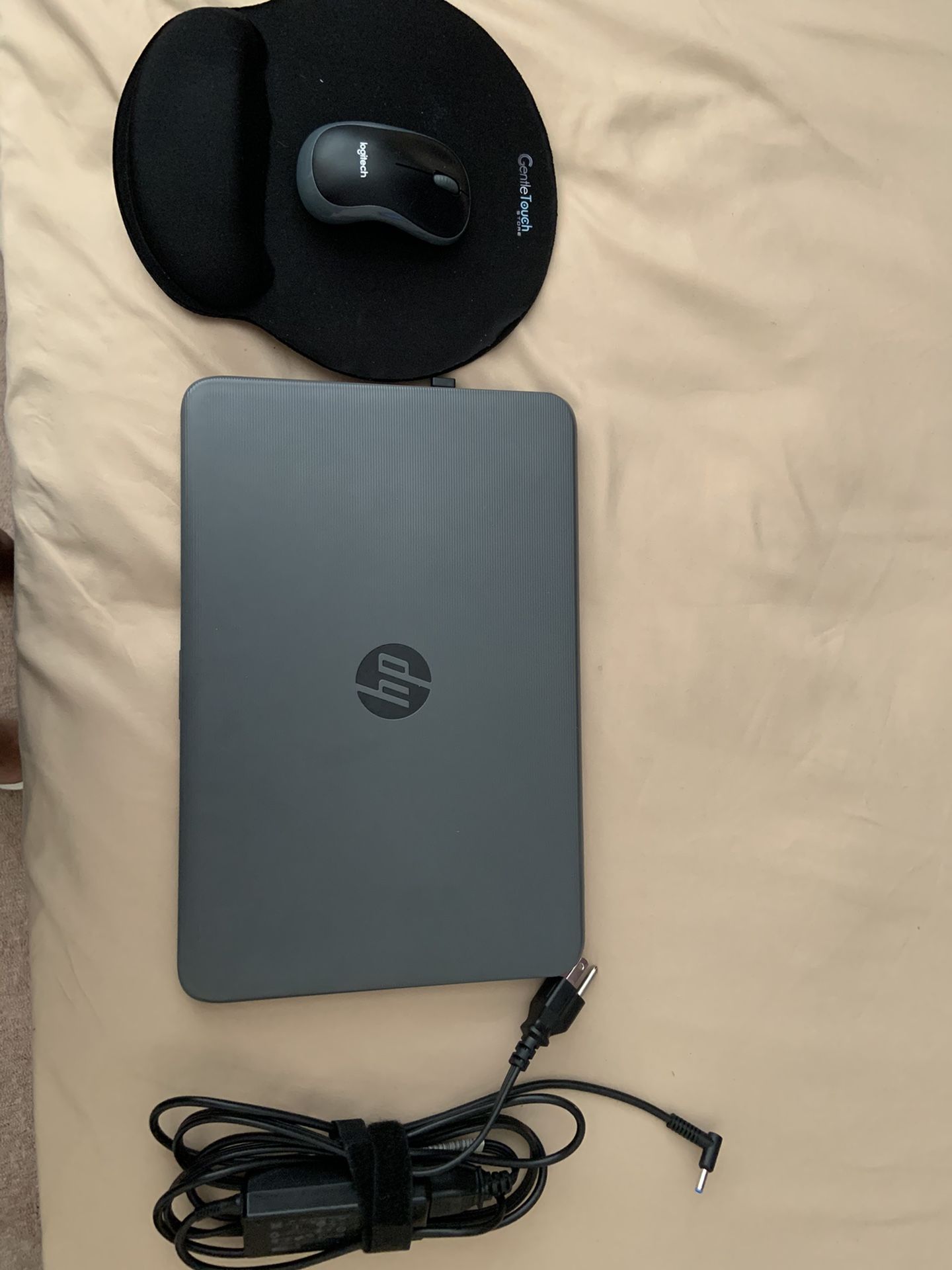 HP Stream Laptop, Charger and Mouse
