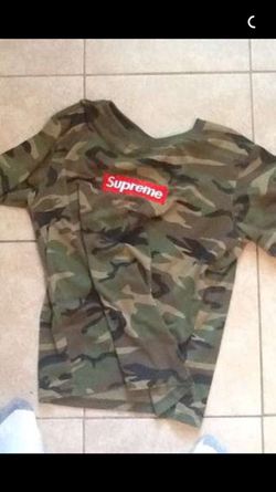 Supreme shirt sz medium