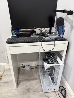Computer desk