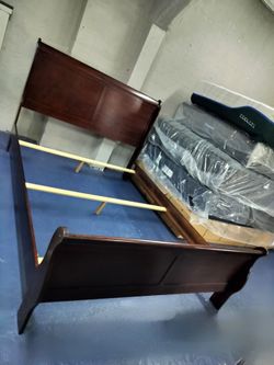 Queen size bed