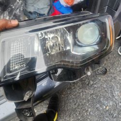 Headlights Jeep Cherokee Trailhawk 