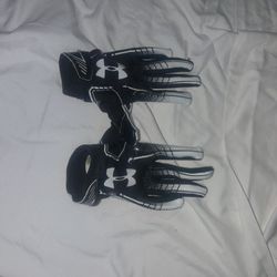Under Armour Gloves  youth Medium 
