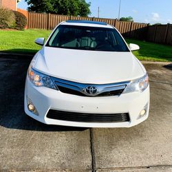 I am selling my beautiful car Toyota - PRICE REDUCED