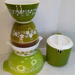 Mid Century Vintage Retro Groovy 6 Piece Lot of Pyrex Bowls & Rubbermaid Pitcher All for $60