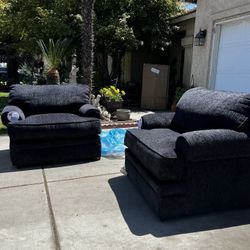 Brand New! (Set of 2) Lane furniture Oversized Sofa Chairs. $499. 