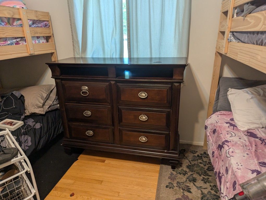 Dresser and Bunk bed 