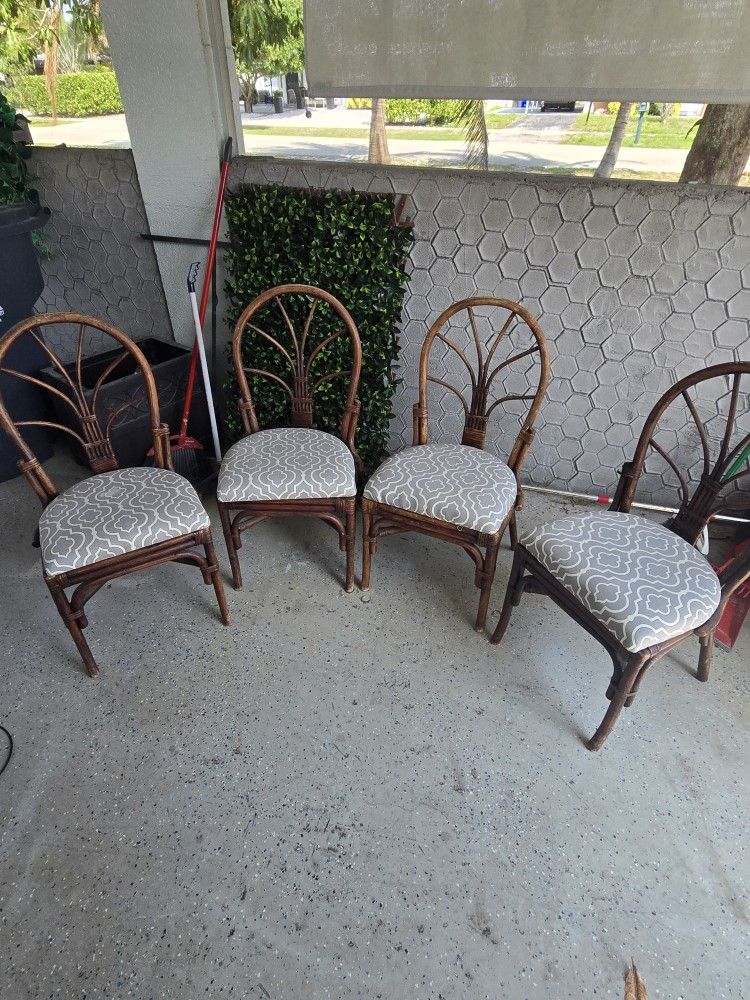 4 Chairs