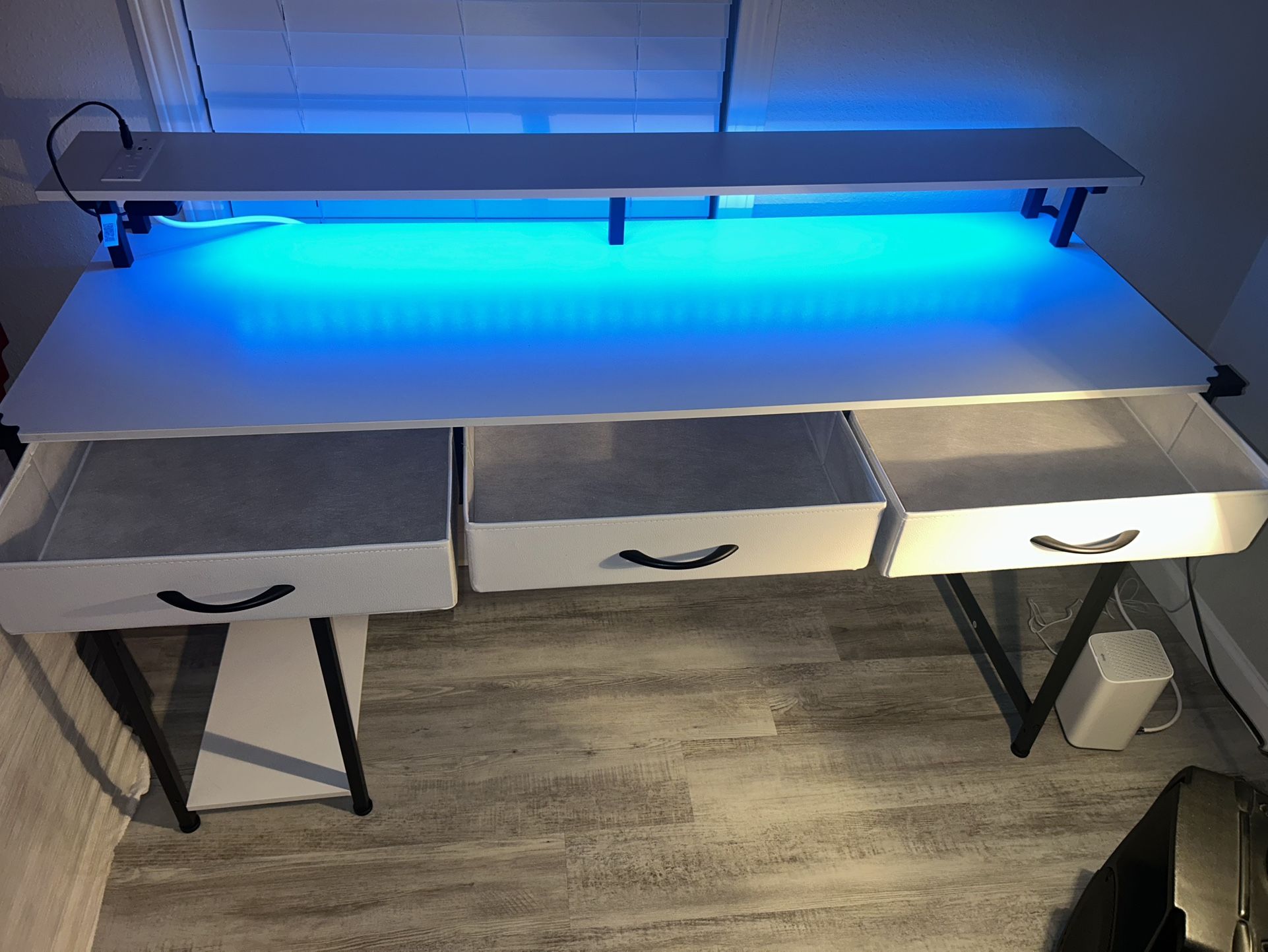 Office Desk For Sale Excellent Condition White