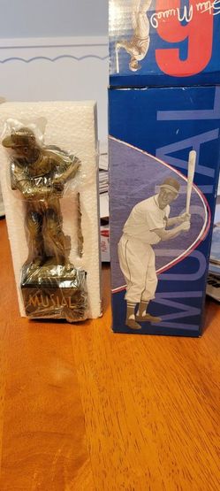 Stan Musial Statue
