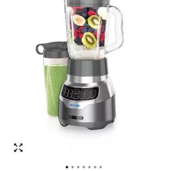 Black And Decker Power Crush Digital Blender With Quiet Technology ( Brand New Open But Never Got To Use It )