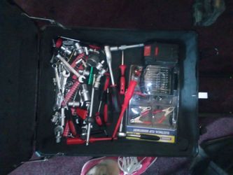 Tools sockets Bauer 20v battery screwdrivers etc.