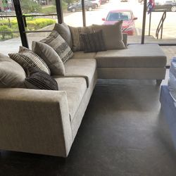 BRAND NEW SECTIONAL SOFA COUCH