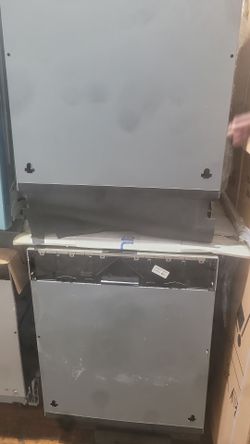 Bosh 24"w panel ready open box