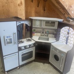Play Kitchen 