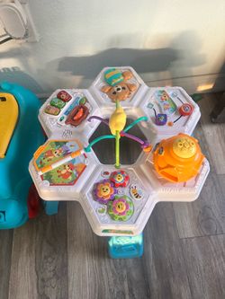 VTech Buzz &  Learn Activity Table developmental play zones