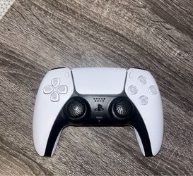 PS5 controller white