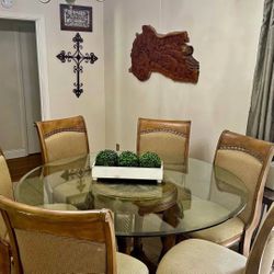 Glass Dinning Table With 6 Chairs 