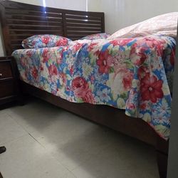 Free - King Size Bedroon Set Dark Drown 