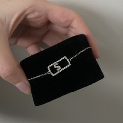 Bracelet With Moving Letter 