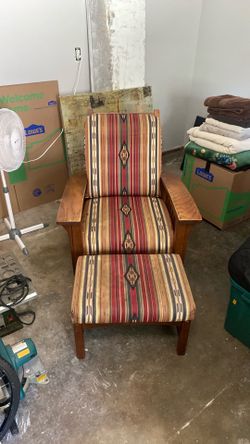 Lounge chair, beautiful wood