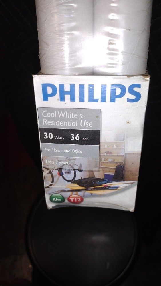 2 Pack Philips Bulbs