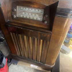 1940 Philco Radio Turntable