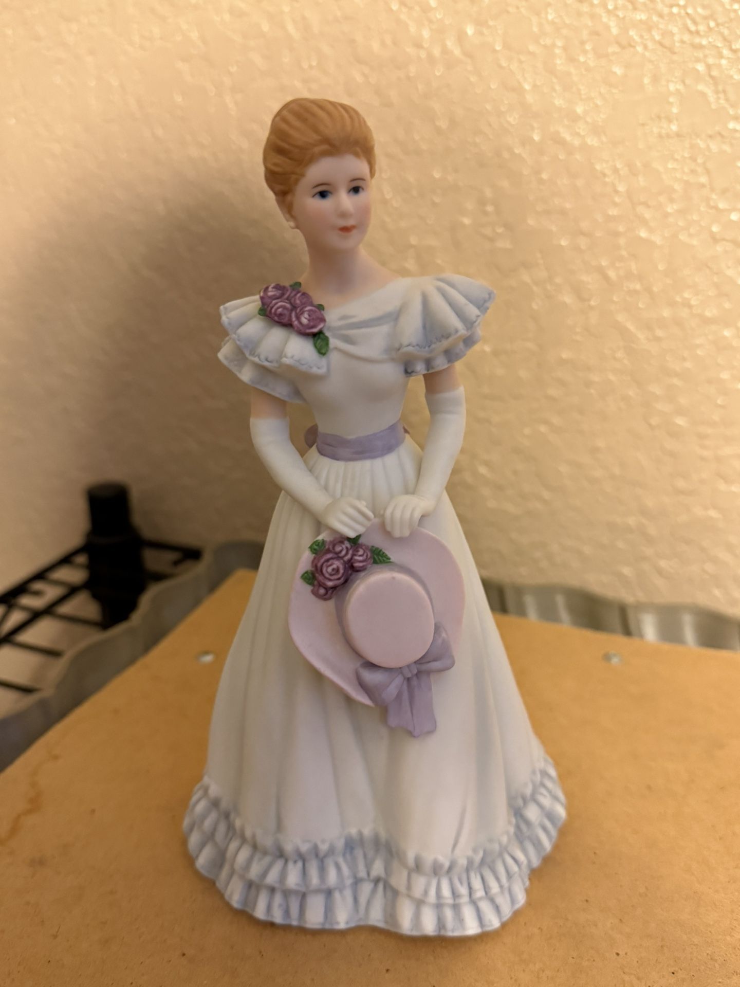 Home Interior Figurine 