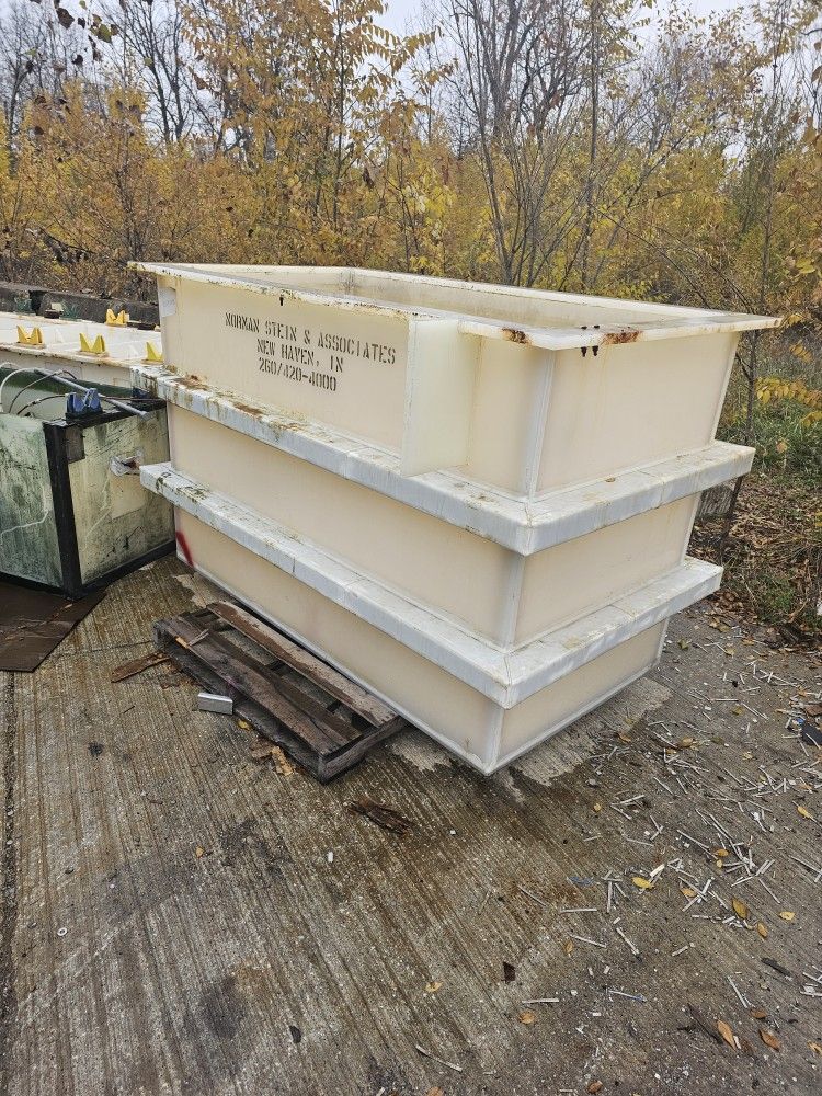 4 Polyproilene Plastic Container 