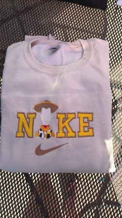 Embroidery woody sweater