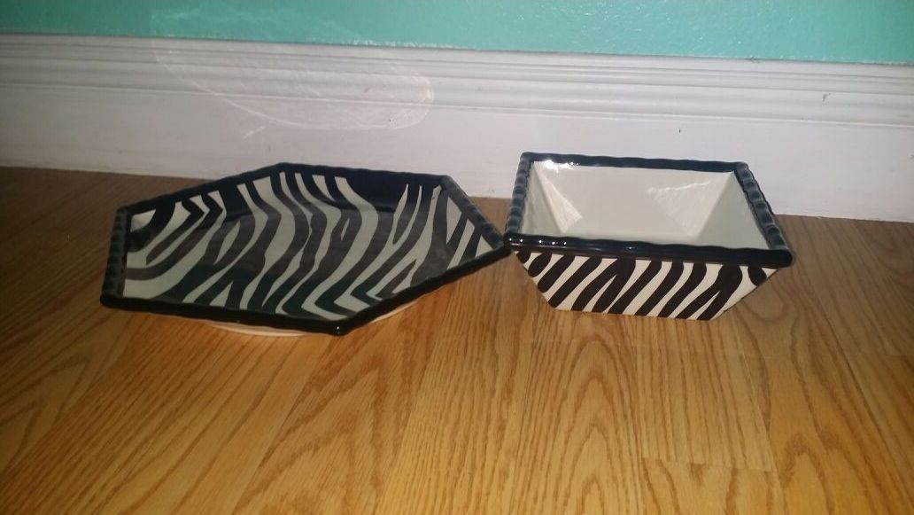 Zebra serving tray and bowl.....great condition!