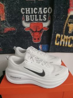Nike VOMERO PLUS MEN SZ 13 NEW W/Box