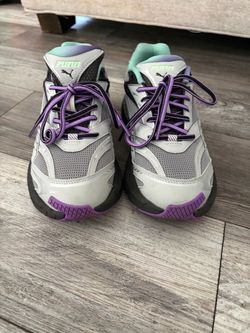 Pumas size 9