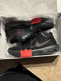 Size 10 Nike LeBron James Shoes