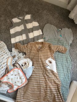 Sleep sacks, bibs & blankets