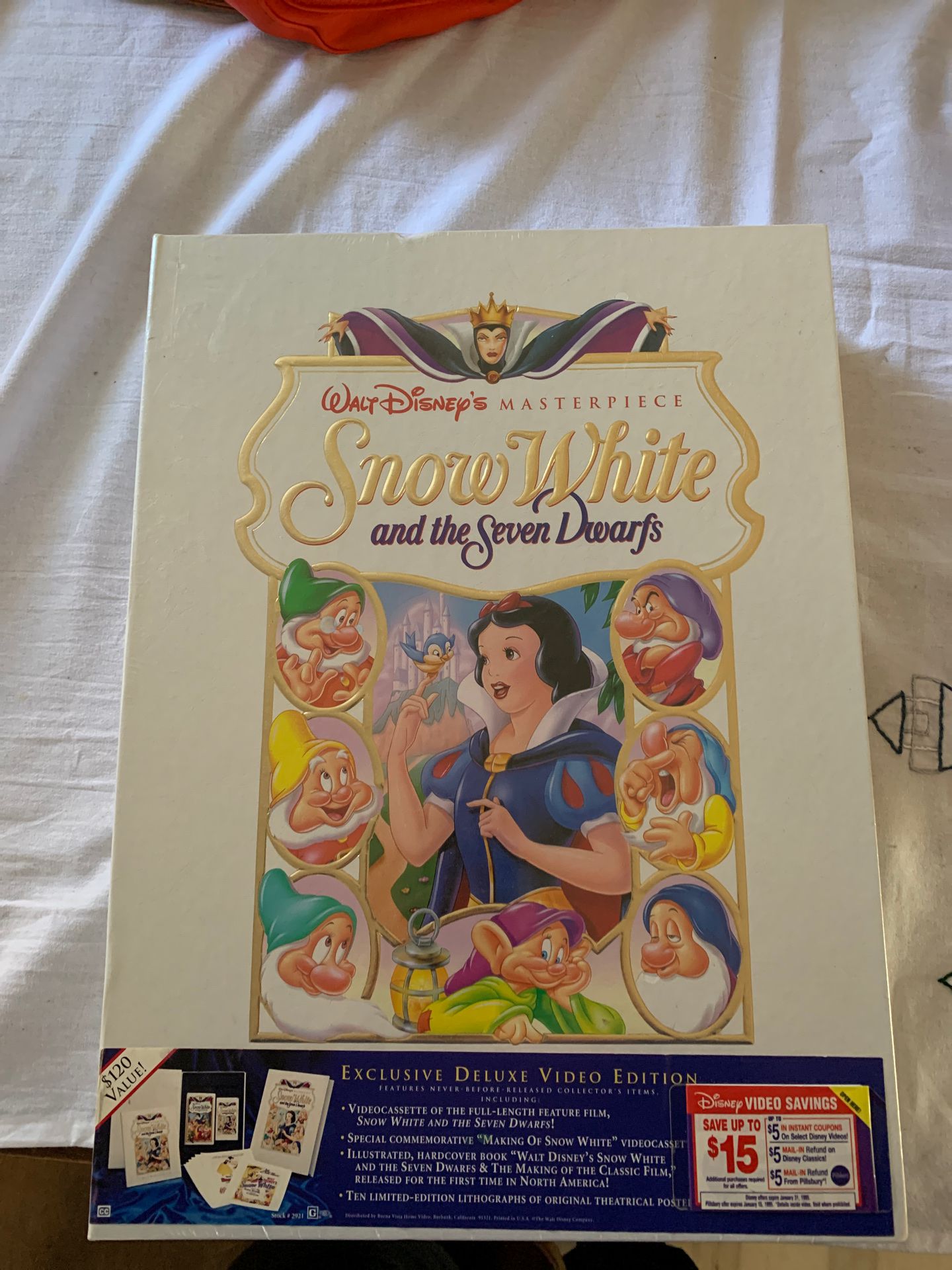Walt Disney Snow White and seven dwarfs