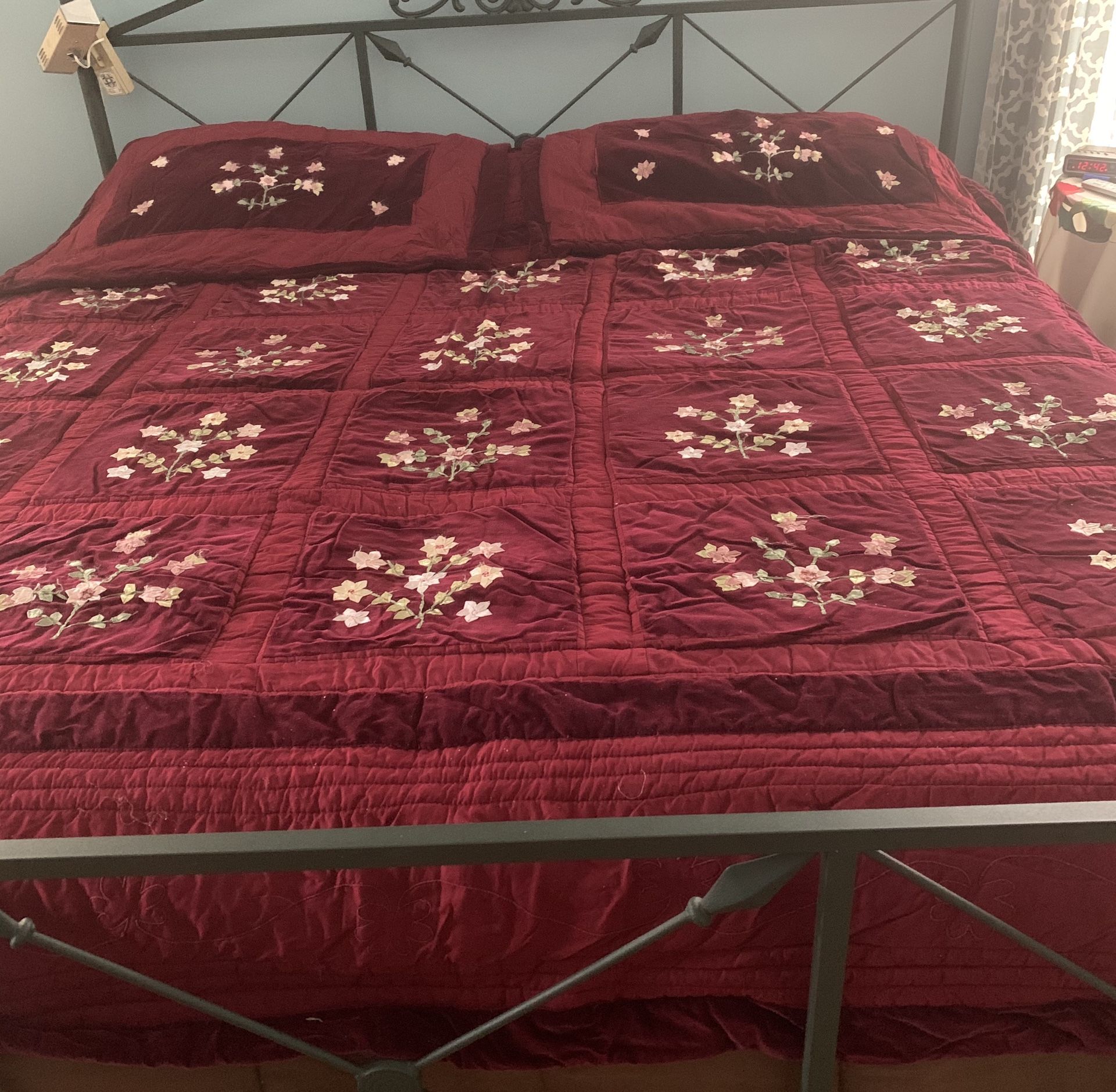 King size luxury bed ensemble