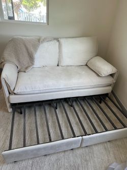 Sofa - pull out couch