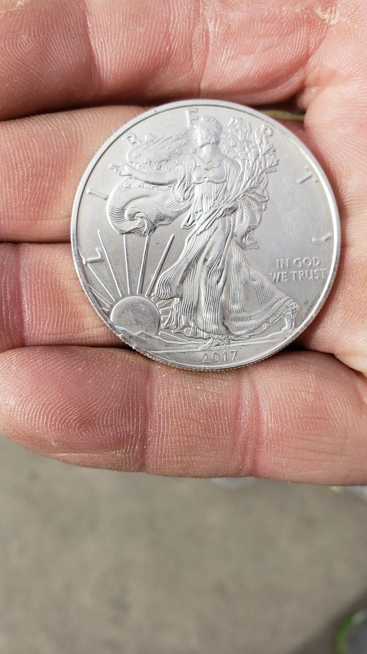 Walking liberty 2017 10z silver has 5 perfect conditions