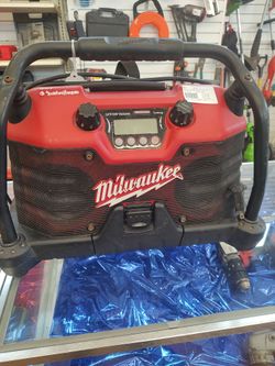 Milwaukee radio