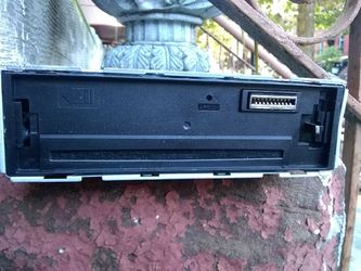 Kenwood car radio base. Frt.