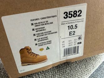 Red wings