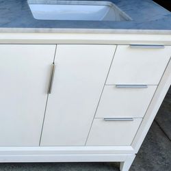 36" White Bathroom Vanity