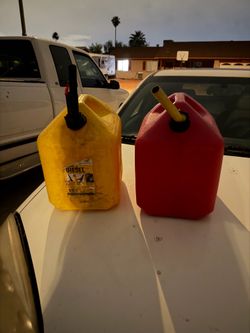 5 gallon gas can and diesel can