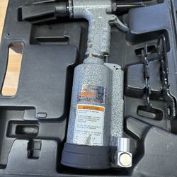 SNAPP® Rivet Tools from Sunex Industrial 3/16" H.D. Air Rivet Gun