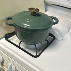 Green  Porcelain 7 1/2 Inch Pot