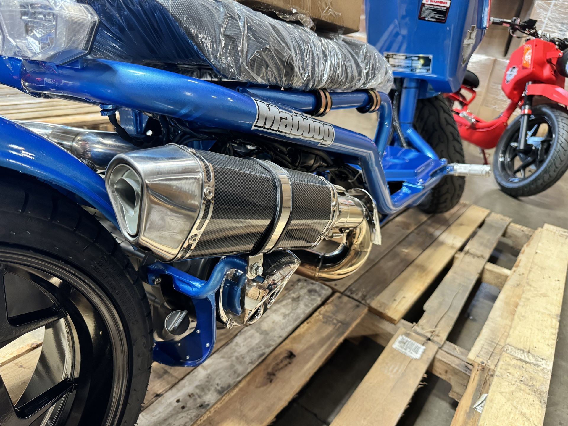 Maddog Scooters | 50cc And 150cc | Street Legal | Stretched Out Ruckus ...