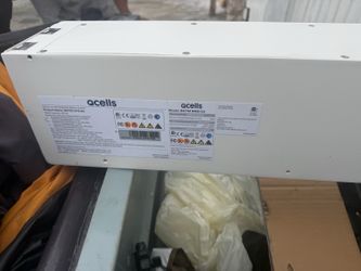 (BEST OFFER TAKES IT) Q CELLS Q HOME CORE