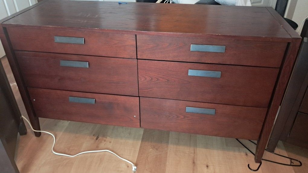 1 Dresser 1 Kind Bedframe