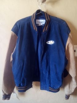 Pre-owned great condition jacket by Avalanche size XL