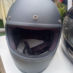 Casco Para Motos En Buenas Condiciones 